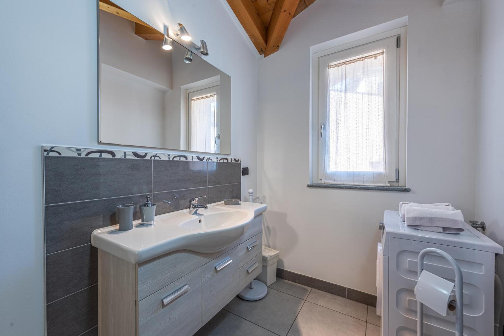 In Piazzetta Holiday Apartments, บาโรโล ภายนอก รูปภาพ
